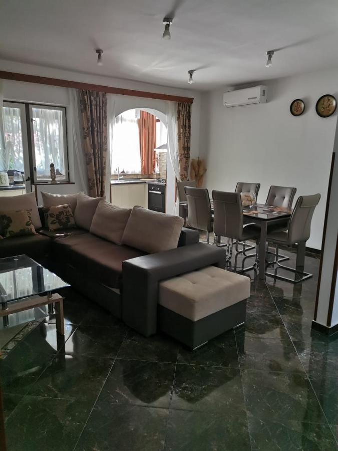 Apartment Dalmatini Tar-Vabriga Exterior photo
