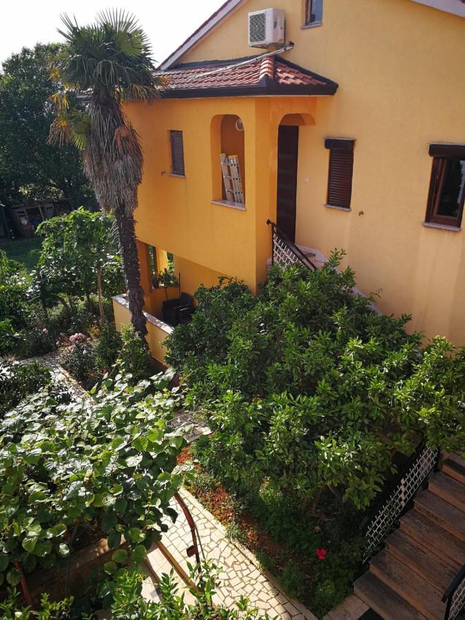 Apartment Dalmatini Tar-Vabriga Exterior photo